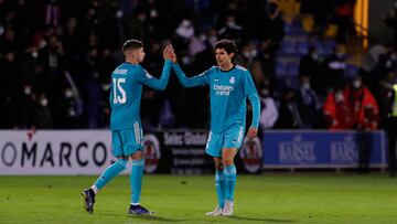 Vallejo y Valverde, con el Real Madrid.