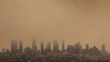Multiple fires cover the skyline with smoke in Los Angeles, California, U.S. January 8, 2025. REUTERS/Carlin Stiehl