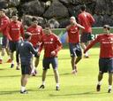 Etxeita y Laporte entrenan con total normalidad con el grupo