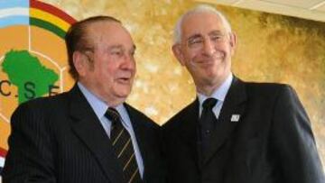 <b>NO TAN AMIGOS. </b>Triesman (derecha) dijo que Leoz le pidió ser nombrado 'Sir' a cambio de su voto.