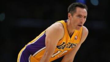 Steve Nash, con la camiseta de los Lakers en 2013.
