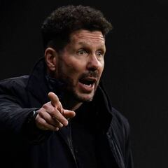 Simeone gana la batalla a once técnicos por el banquillo del PSG
