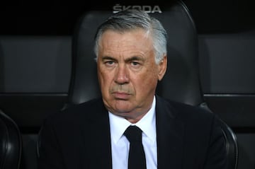 VALENCIA, SPAIN - SEPTEMBER 19: Carlo Ancelotti, Head Coach of Real Madrid looks on during the La Liga Santander match between Valencia CF and Real Madrid CF at Estadio Mestalla on September 19, 2021 in Valencia, Spain. (Photo by Aitor Alcalde/Getty Image