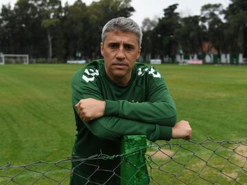 Da sus primeros pasos como entrenador en el fútbol de Argentina. Partió en Banfield y hoy es semifinalista de la Copa Sudamérica, ante Coquimbo, en la banca de Defensa y Justicia.