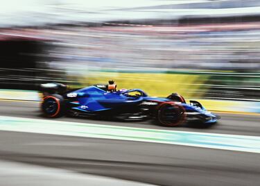 Alexander Albon durante la clasificación del Gran Premio de Australia de Fórmula 1.