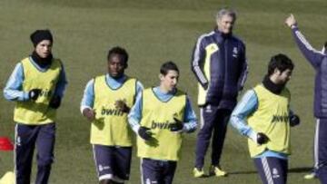 José Mourinho dispuso de todos sus futbolistas en el último entrenamiento antes del Clásico de Liga del Santiago Bernabéu.