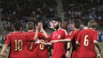 GRA401. LE&Oacute;N, 30/03/2015.- Los jugadores de la selecci&oacute;n espa&ntilde;ola de f&uacute;tbol sub21 durante el partido amistoso que disputan frente a Bierlorrusia en el estadio Reino de Le&oacute;n. EFE/J. CASARES