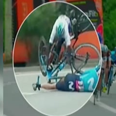 Así fue la caída de Egan Bernal en la Vuelta a Cataluña