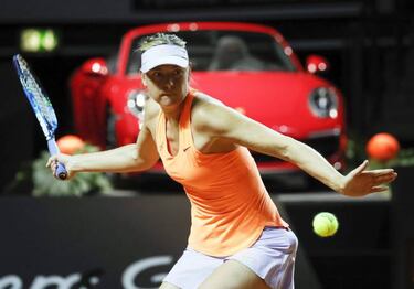 Maria Sharapova into Stuttgart semis with third comeback win