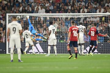 Este cabezazo de Kike García supuso el empate de Osasuna.