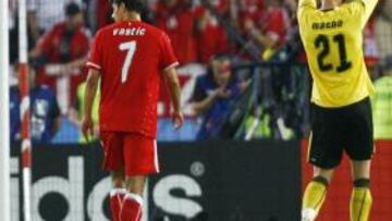 <b>EN ÚLTIMO MOMENTO.</b> Vastic logró el empate en el tiempo añadido gracias a un penalti.