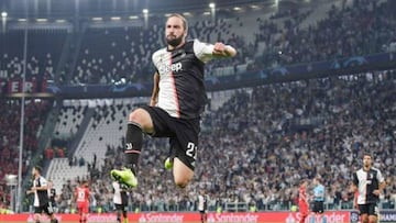 El delantero argentino de la Juventus, Gonzalo Higua&iacute;n, durante un partido.