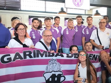 El Pucela recibe el cariño de sus peñistas