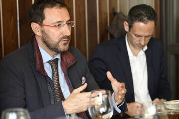 Miguel Ángel Machado, durante el encuentro con los periodistas de As.