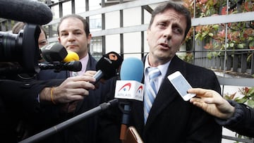 Eufemiano Fuentes atiende a los medios de comunicación antes del juicio de la Operación Puerto y el dopaje en el ciclismo.