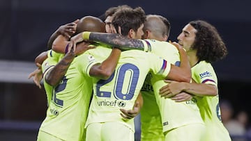 Los jugadores del Barcelona celebran el gol de Rafinha contra el Roma.