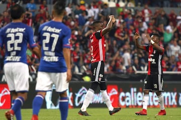 Los rojinegros del Atlas, el conjunto con peor andar de todo el torneo, logró un resultado positivo ante unos cementeros que comenzaron con la ventaja, pero no pudieron detener a los 'Zorros'.