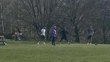 Mourinho, junto a Sessegnon, Davinson Sanchez y Ndombele.