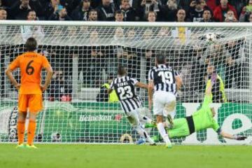 Fue en la fase de grupos de la Champions 2013-2014, cuando Juventus enfrent&oacute; a Real Madrid. Fue derrota 2-1 en el Santiago Bernab&eacute;u y empate 2-2 en Tur&iacute;n, con un gol de penal de Arturo Vidal.