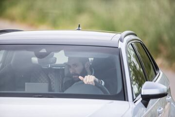 Karim Benzema llegando a la Ciudad Deportiva del Real Madrid. 