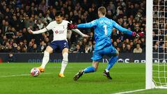 Soccer Football - Premier League - Tottenham Hotspur v Manchester United - Tottenham Hotspur Stadium, London, Britain - April 27, 2023 Tottenham Hotspur's Son Heung-min scores their second goal past Manchester United's David de Gea Action Images via Reuters/Paul Childs EDITORIAL USE ONLY. No use with unauthorized audio, video, data, fixture lists, club/league logos or 'live' services. Online in-match use limited to 75 images, no video emulation. No use in betting, games or single club /league/player publications.  Please contact your account representative for further details.