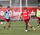 Leverkusen celebra el regreso de Aránguiz a las prácticas