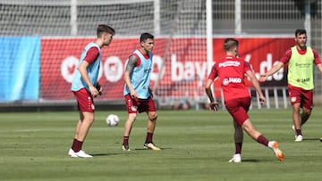 Leverkusen celebra el regreso de Aránguiz a las prácticas