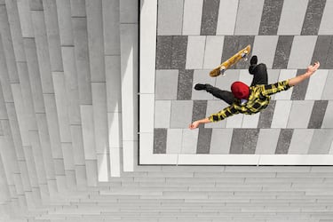 This image is free for editorial purposes only when used in relation to Red Bull Illume. Please always add the photographer credit: ? Name of photographer / Red Bull Illume Photographer: Jan Fa?bender, Athlete: Jann Hinz, Location: Cologne, Germany // Red Bull Illume 2023 // SI202310051905 // Usage for editorial use only //
