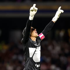 Keylor Navas, a muerte con Pumas y Efraín Juárez