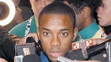 <b>YA ES UN GALÁCTICO. </b>Robinho se ha convertido en la máxima estrella de la Copa Confederaciones por sus goles y por su traspaso al Real Madrid.