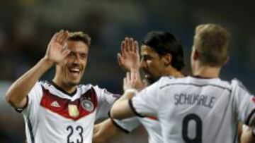 El delantero del Wolfsburgo, Max Kruse, celebrando un gol con la selección alemana.