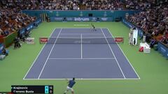 El increíble engaño de este tenista para dar una bola corta