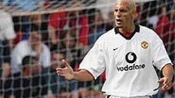 <B>EL FICHAJE DEL VERANO</B>. El Manchester United fichó, por casi 50 millones de euros, al defensa más caro de la historia: Rio Ferdinand. Con él, Ferguson afronta el reto de recuperar el campeonato.