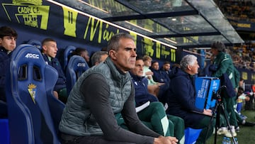 Gaizka Garitano en el que fue su último partido como técnico del Cádiz CF.