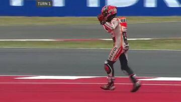 Márquez tras su caída en el warm up.