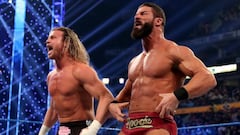 Dolph Ziggler y Robert Roode celebran su victoria en SmackDown.