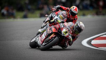 Álvaro Bautista, en Donington.