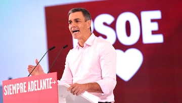 El presidente del Gobierno de España y secretario general del PSOE, Pedro Sánchez, durante un acto público de partido, a 2 de septiembre de 2023 en Málaga (Andalucía, España). El presidente del Gobierno de España y secretario general del PSOE, Pedro Sánchez, ha participado en un acto público de partido en el que también han intervenido la vicesecretaria general del PSOE y ministra de Hacienda y Función Pública en funciones, María Jesús Montero, y el secretario general del PSOE-A, Juan Espadas
02 SEPTIEMBRE 2023
Álex Zea / Europa Press
02/09/2023