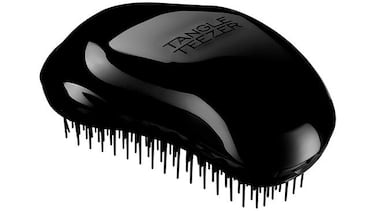 El cepillo que usan Victoria Beckham, Jennifer Lopez y Salma Hayek cuesta 10,70 euros