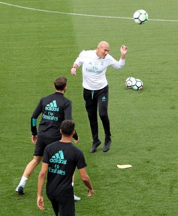 Zidane: "Bale podría ir en la lista, tiene una sobrecarga, nada más"