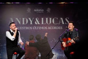 El dúo musical Andy y Lucas actúan durante una rueda de prensa, en las instalaciones de la AIE, Alejandro Martínez Vélez / Europa Press 23/11/2023