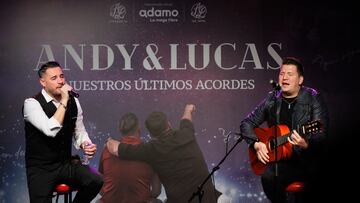 El dúo musical Andy y Lucas actúan durante una rueda de prensa, en las instalaciones de la AIE, a 23 de noviembre de 2023, en Madrid (España). Durante la rueda de prensa han anunciado su nuevo proyecto, celebrar sus 20 años de carrera musical con una gira de cuatro conciertos por España, en Cádiz, Sevilla, Madrid y Barcelona. El acto ha tenido lugar después de que el pasado 14 de noviembre anunciasen su separación por motivos médicos. Durante el encuentro, han cantado ‘Tanto la quería’.
23 NOVIEMBRE 2023;ANDY Y LUCAS;GIRA MUSICAL;SEPARACIÓN
Alejandro Martínez Vélez / Europa Press
23/11/2023