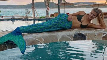 La tenista canadiense Eug&eacute;nie &#039;Genie&#039; Bouchard posando en bikini y con una cola de sirena en Necker Island.