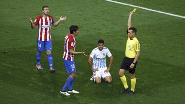 Savic ve la segunda amarilla.