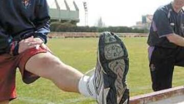 <b>CON GANAS. </b>El delantero uruguayo Germán Hornos trabaja en su rehabilitación para poder volver a jugar antes de que termine el año.