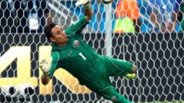 Keylor Navas está siendo decisivo para Costa Rica con sus paradas.