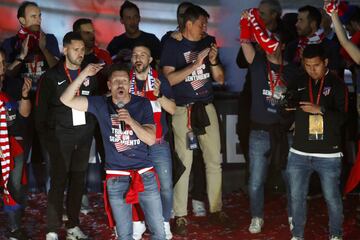 Atlético toast twin triumphs with their people at Neptuno