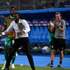 Un autogol de Bronn da el pase a final a una gris Senegal
