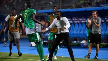 Un autogol de Bronn da el pase a final a una gris Senegal