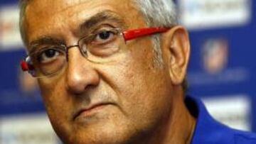 Manzano en rueda de prensa.